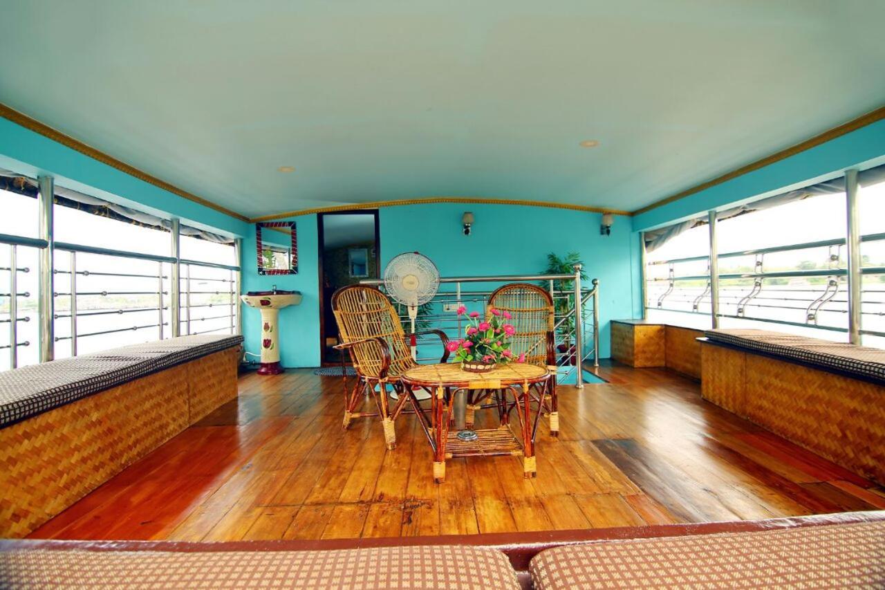 Marari Houseboat Mararikulam Exterior foto