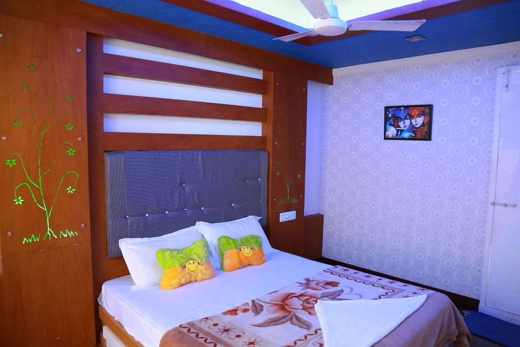 Marari Houseboat Mararikulam Exterior foto