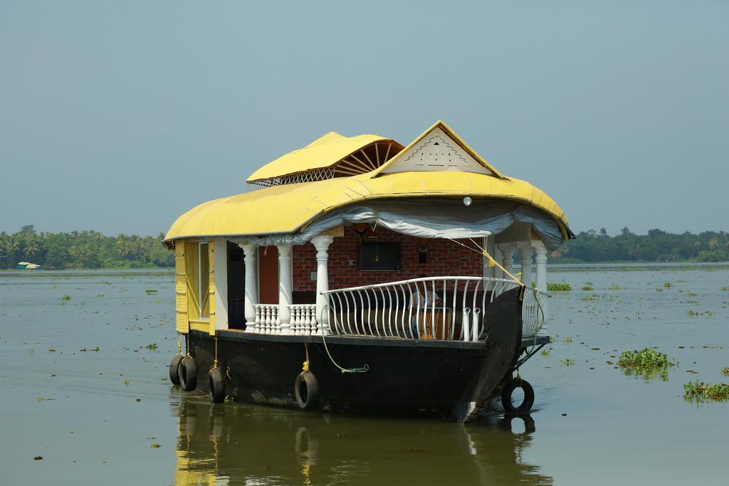 Marari Houseboat Mararikulam Exterior foto