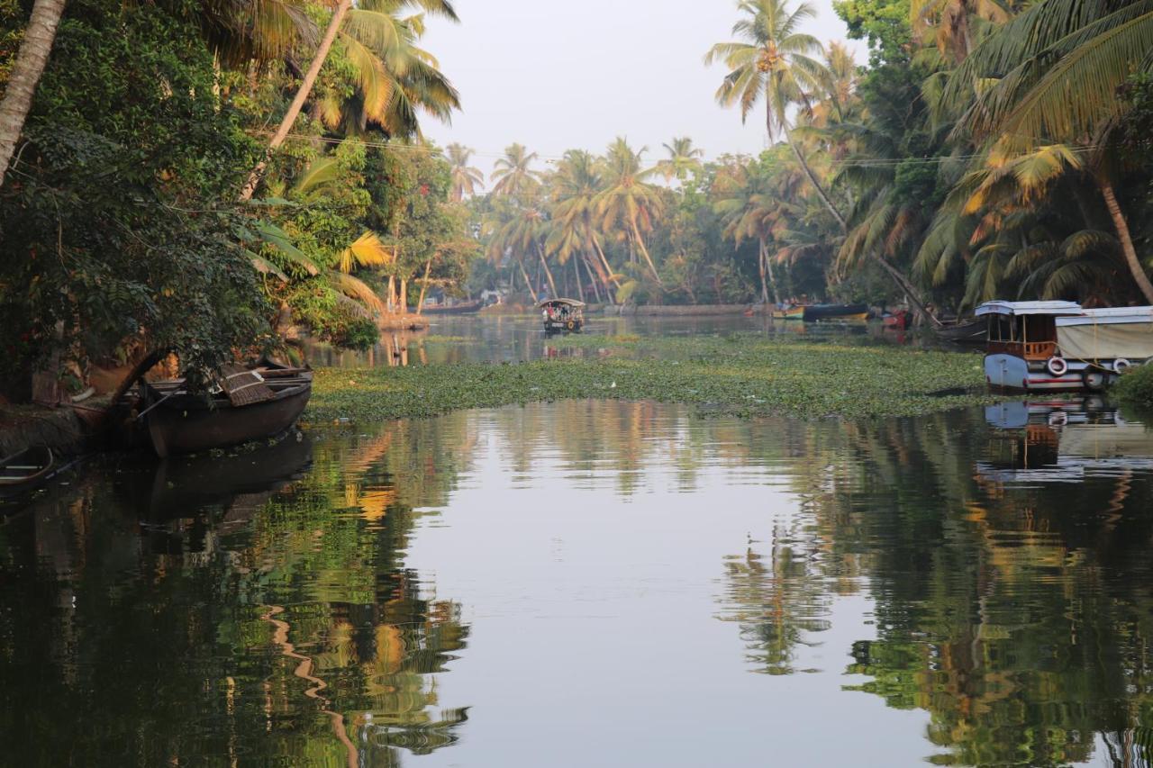Marari Houseboat Mararikulam Exterior foto